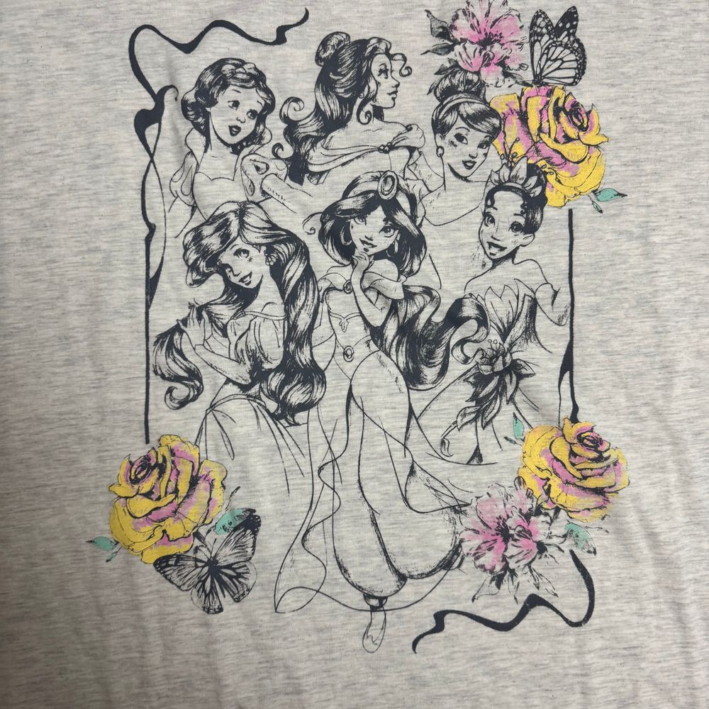Disney Princesses Plus Size 3X Gray Short Sleeve Graphic Tee - Picture 2 of 6